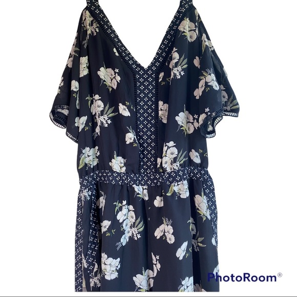 Abercrombie & Fit Cold Shoulder Flower Print Belted Romper size LT - Picture 9 of 9